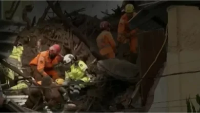 As equipes do Corpo de Bombeiros em Juiz de Fora encontraram mais uma pessoa soterrada