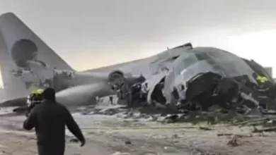 Avião cai: 15 pessoas morrem e ao menos 30 ficam feridas 2 Avião cai: 15 pessoas morrem e ao menos 30 ficam feridas