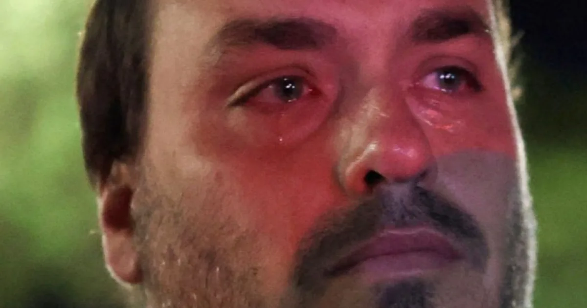 Bolsonaro passou mal e está em observação, diz Carlos