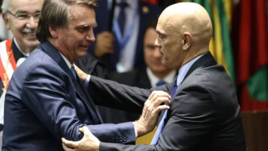 Bolsonaro pede a Moraes autorização para receber visitas de aliados na Papudinha