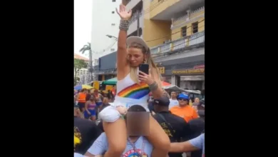 Carla Perez vira alvo de críticas nas redes após episódio com segurança