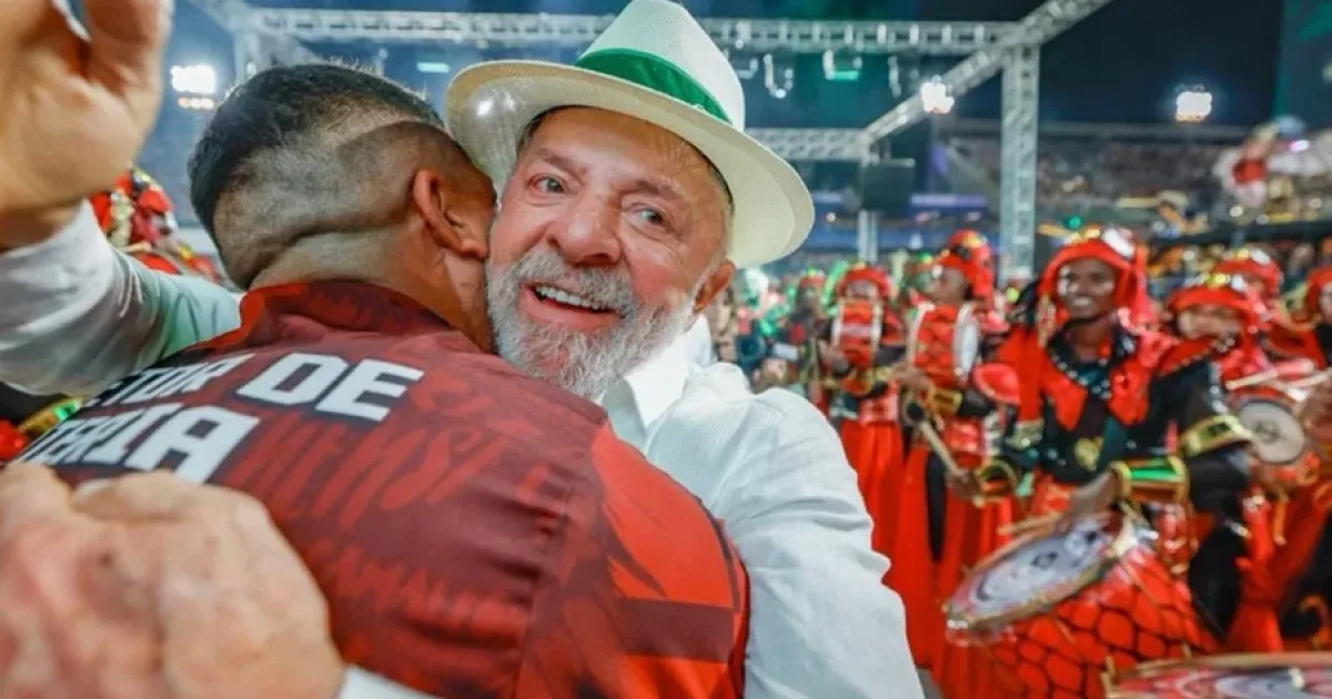 Flávio Bolsonaro e Novo anunciam mais ações contra Lula no TSE após desfile na Sapucaí 1 Flávio Bolsonaro e Novo anunciam mais ações contra Lula no TSE após desfile na Sapucaí