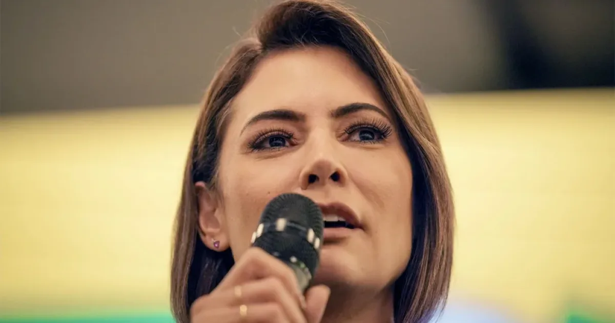 Michelle rebate Lula após fala sobre desfile: “Anuência da chacota”