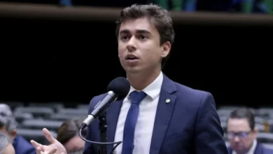 Nikolas aciona MP e acusa Lula e escola de samba de improbidade administrativa