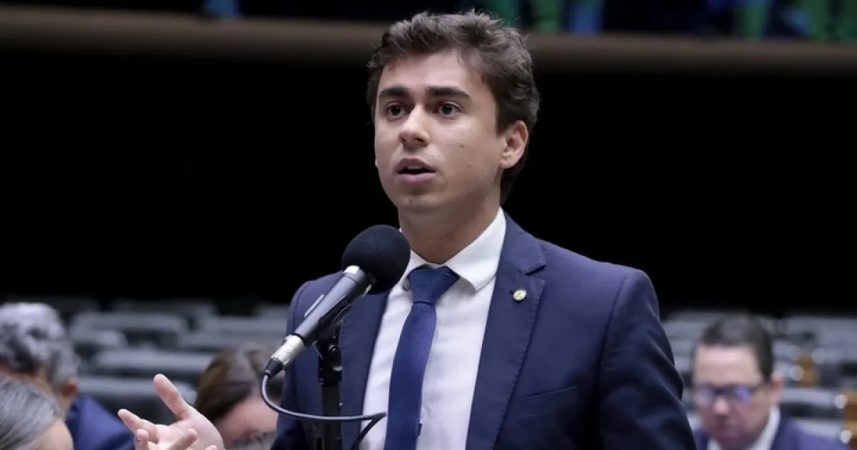 Nikolas aciona MP e acusa Lula e escola de samba de improbidade administrativa