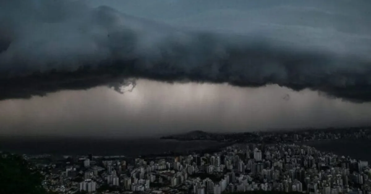 Perigo: Temporais com chuva de 100 mm e ventos de 100 km/h atingem 20 estados