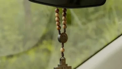 Por que levar um rosário no carro pode transformar sua fé e rotina diária 2 Por que levar um rosário no carro pode transformar sua fé e rotina diária