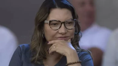 Primeira-dama Janja expulsa filha de Lula de camarote durante desfile no Rio