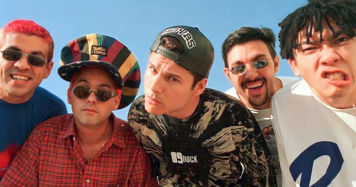 Quase 30 anos depois, corpos das Mamonas Assassinas são exumados na presença dos familiares