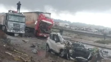 Queda de caça militar atinge veículos e gera pânico entre motoristas