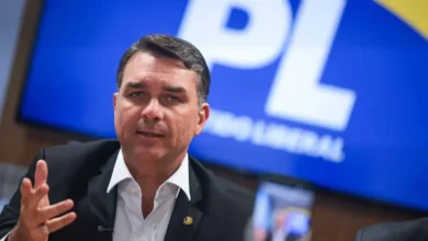 Tarcísio vai coordenar campanha de Flávio Bolsonaro em SP
