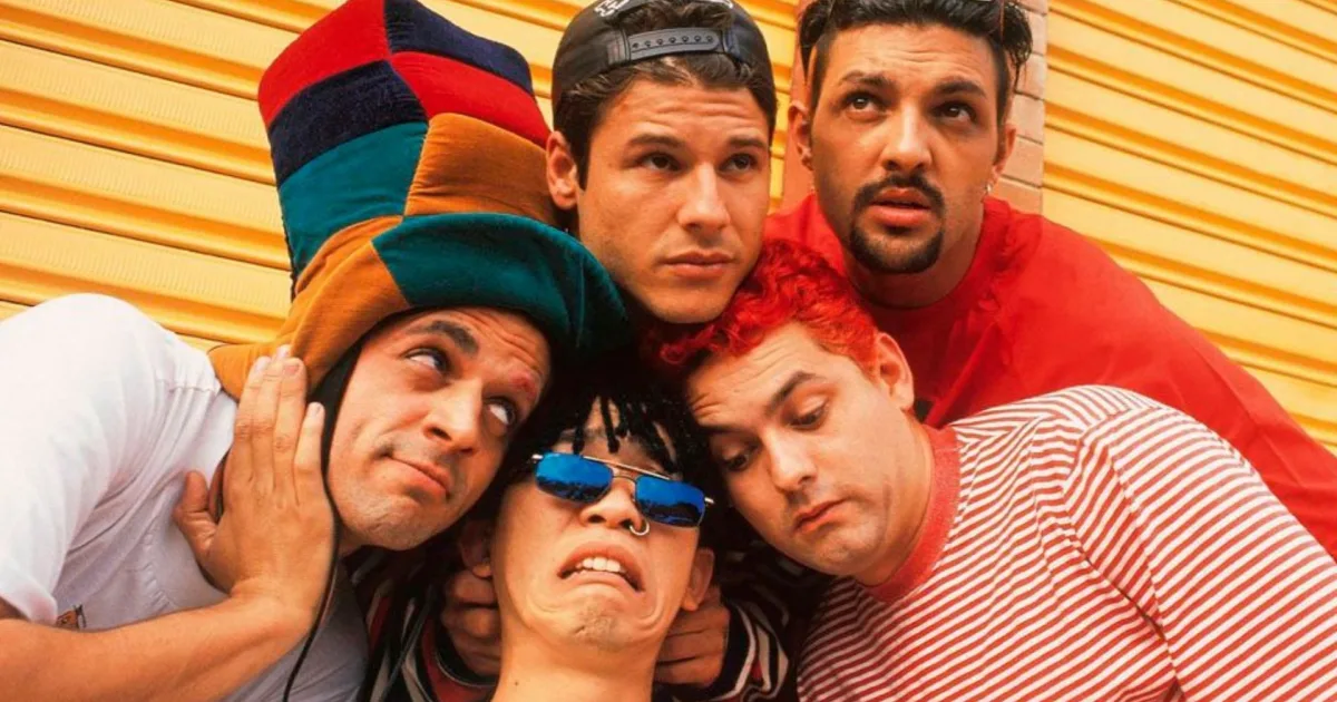 Trinta anos depois, foi isso que foi encontrado intacto ao exumar o corpo de Dinho, do Mamonas Assassinas