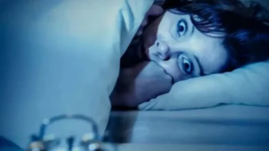 Acorda no meio da noite? Veja o que seu corpo tenta te contar