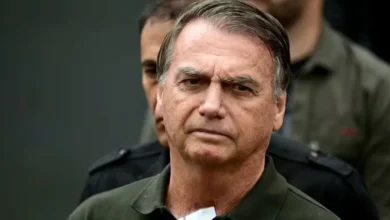 Alexandre de Moraes concede prisão domiciliar a Jair Bolsonaro