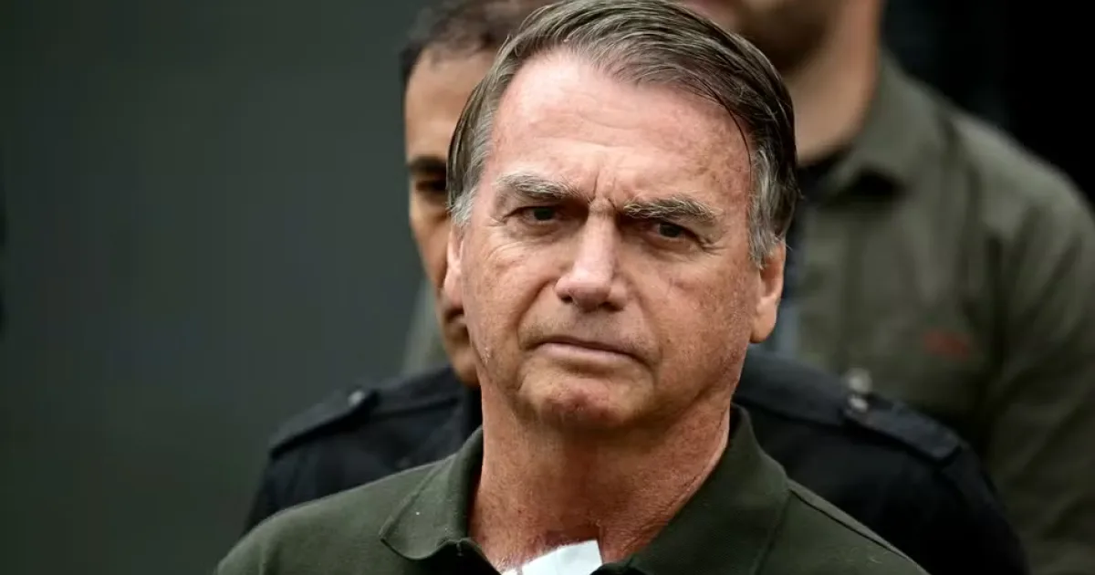 Alexandre de Moraes concede prisão domiciliar a Jair Bolsonaro