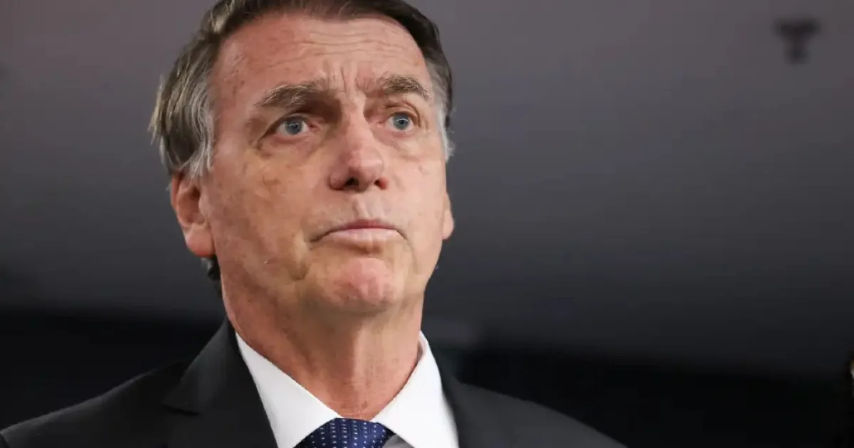 Após dias na UTI, Bolsonaro apresenta melhora e vai para quarto