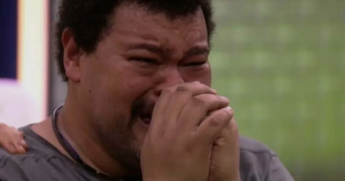 Babu Santana não segura as lágrimas após ir ao paredão no BBB 26