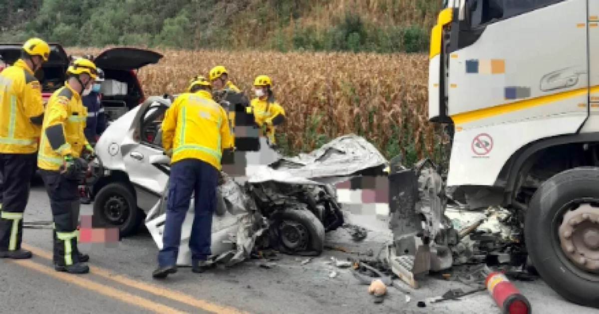 Batida entre automóvel e carreta deixa quatro mortos na BR-470