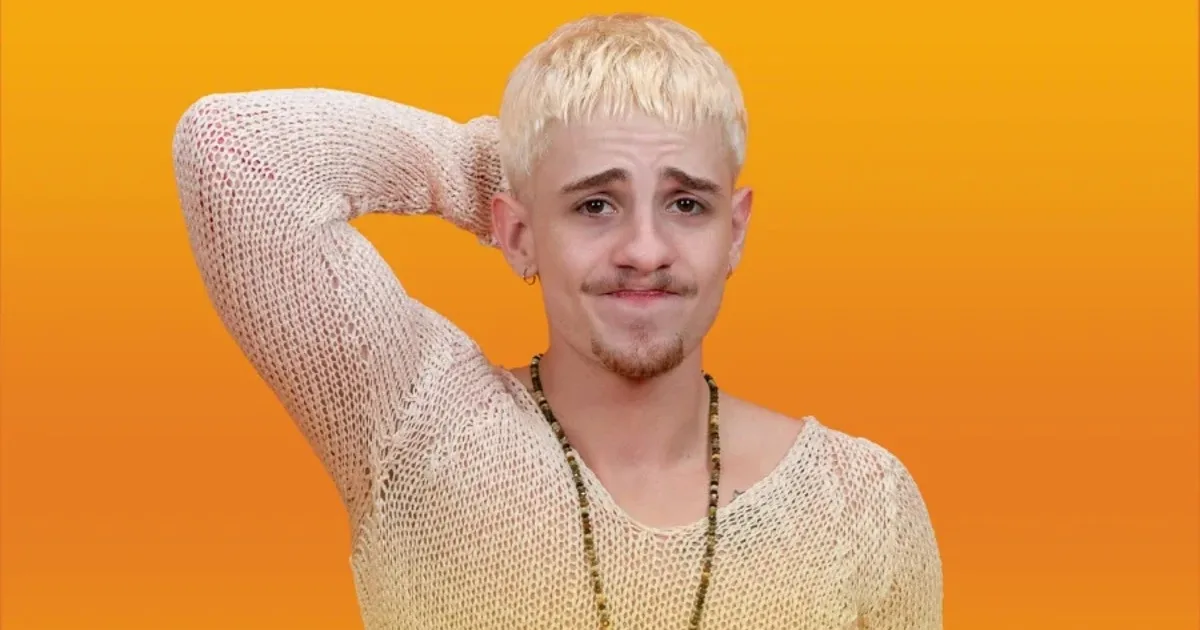 Com medo, Juliano invade confessionário