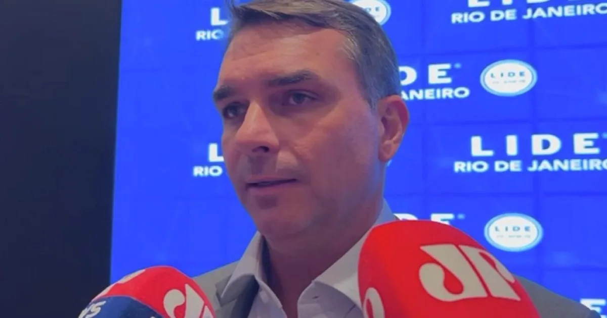 Defesa de Bolsonaro ganha força após declaração de Flávio 1 Defesa de Bolsonaro ganha força após declaração de Flávio