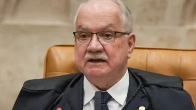 Fachin elogia e defende Moraes em 9 anos de atuação no STF