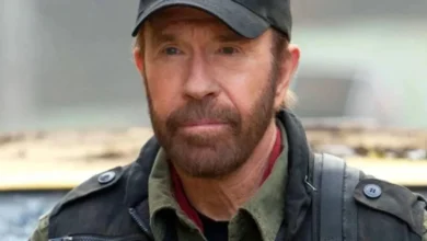 Filhos de Chuck Norris prestam homenagem