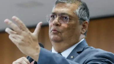 Flávio Dino acompanha Alexandre de Moraes em voto