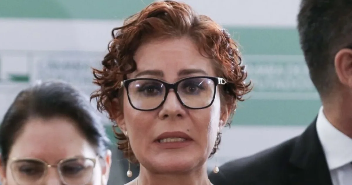 Justiça da Itália toma decisão envolvendo Carla Zambelli; entenda