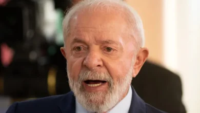 Lula anuncia revogação do visto de assessor de Trump