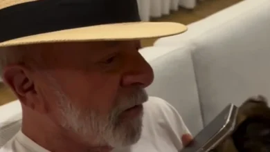 Lula liga para o filho Lulinha e faz pedido