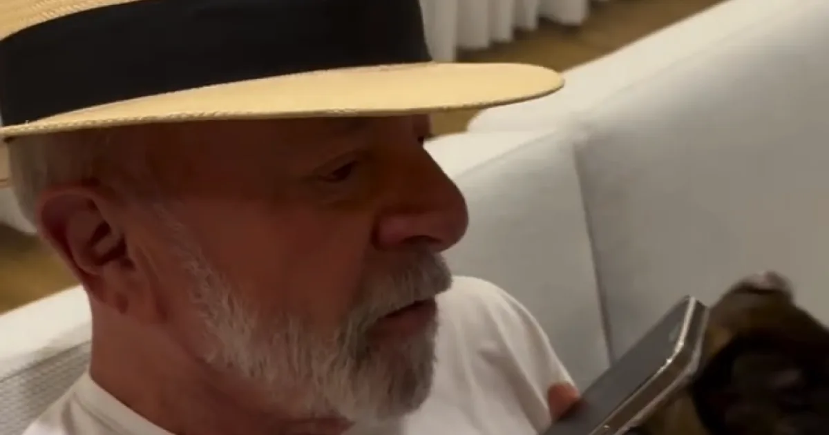 Lula liga para o filho Lulinha e faz pedido