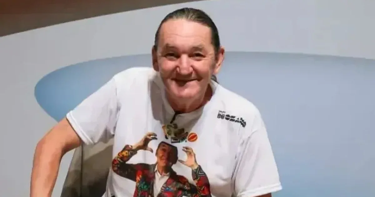 Marquito aparece após internação e se pronuncia