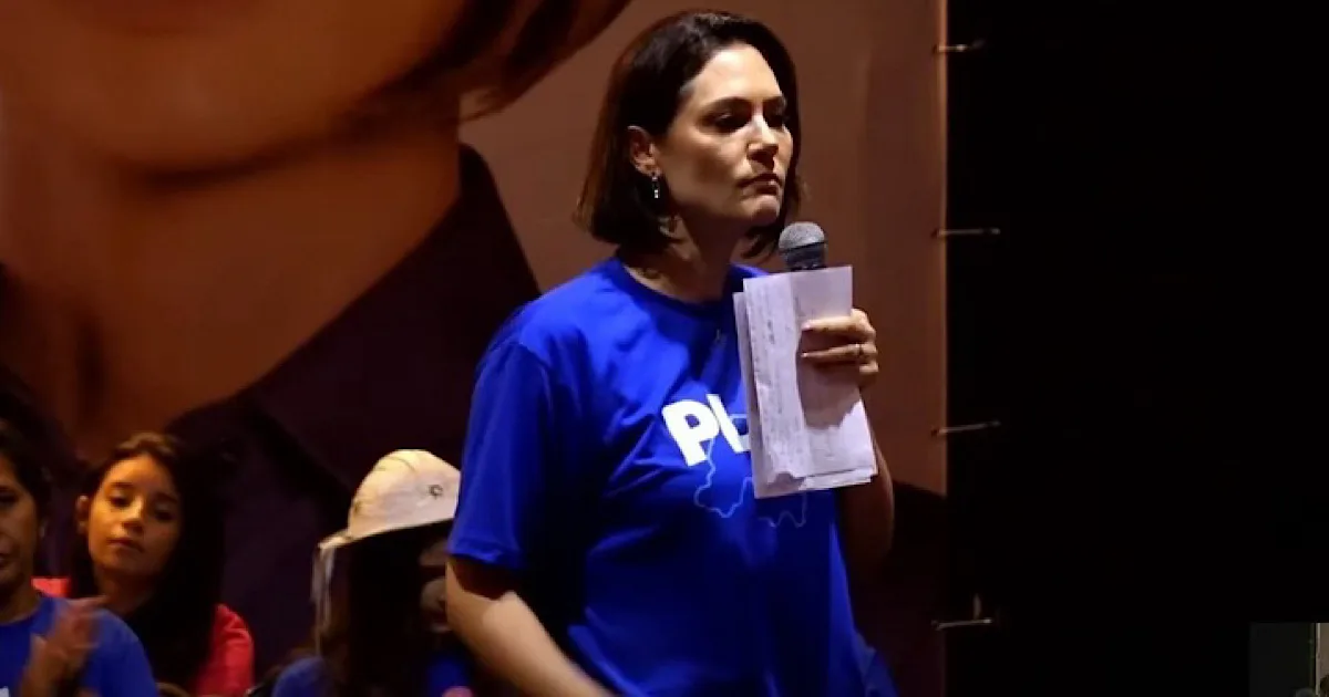 Michelle Bolsonaro compartilha fake news e jornalistas passam a receber ameaças de morte em Brasília