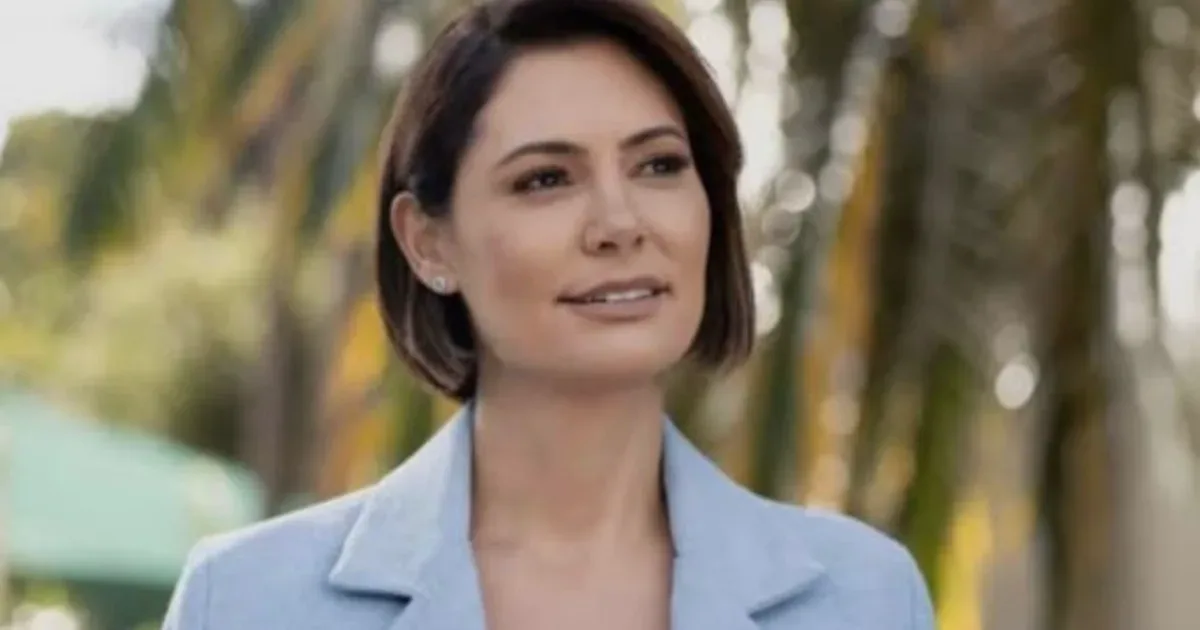 Michelle Bolsonaro confirma internação de Jair Bolsonaro na UTI