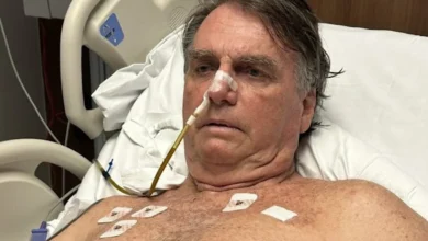 Michelle e Laura Bolsonaro acompanham o ex-presidente na UTI