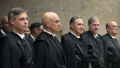 Ministros do STF procuraram Moraes para defender domiciliar de Bolsonaro, diz coluna