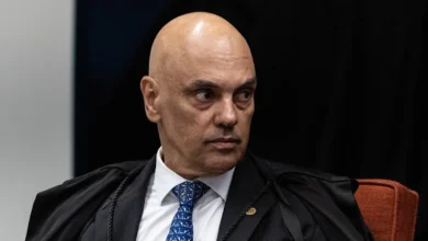Moraes apagou mensagens a Daniel Vorcaro, mas condenou Débora Rodrigues pelo mesmo motivo
