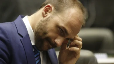 Moraes avança em inquérito da PF contra Eduardo Bolsonaro