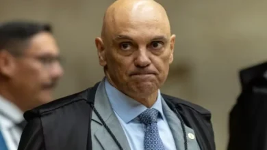 Moraes voltou atrás na decisão de assessor de Trump visitar Bolsonaro; entenda
