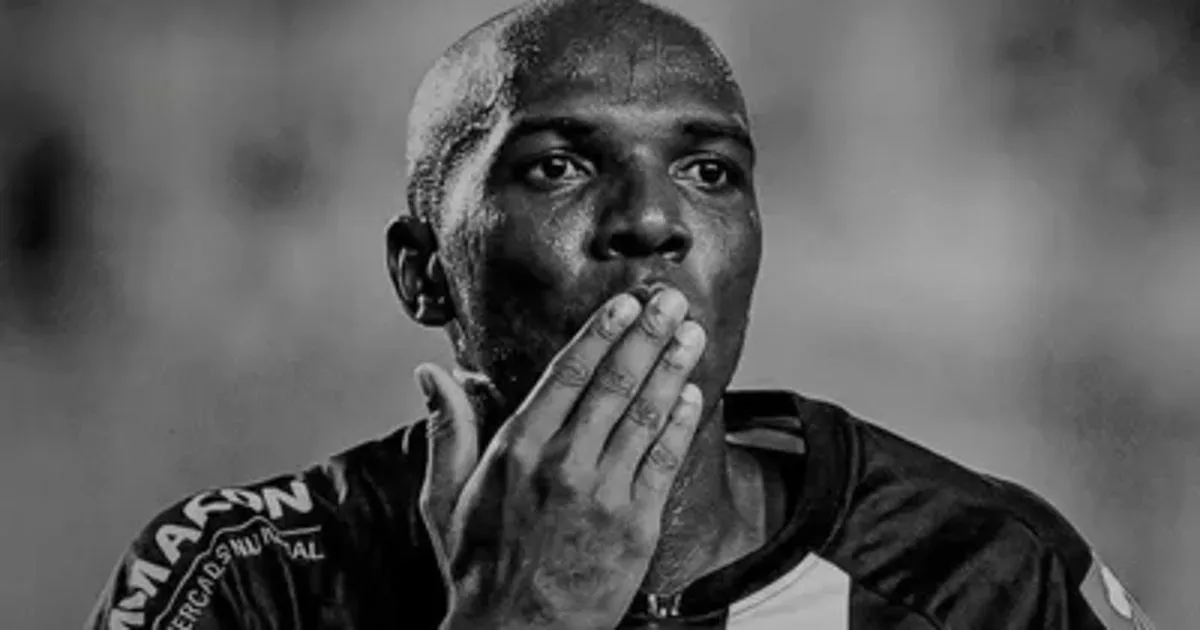 Morre, aos 53 anos, Reinaldo Aleluia, ex-jogador