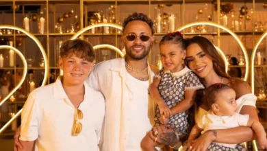 Neymar aparece com pingente de inicial “A” em redes; entenda