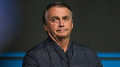 No hospital, Bolsonaro completa 71 anos em meio à pressão por prisão domiciliar