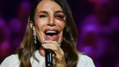 No palco, Ivete Sangalo se pronuncia e faz anúncio: 'Neste domingo'