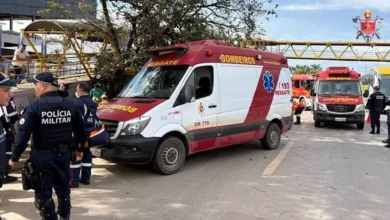 Ônibus escolar bate em passarela no DF e deixa múltiplas vítimas