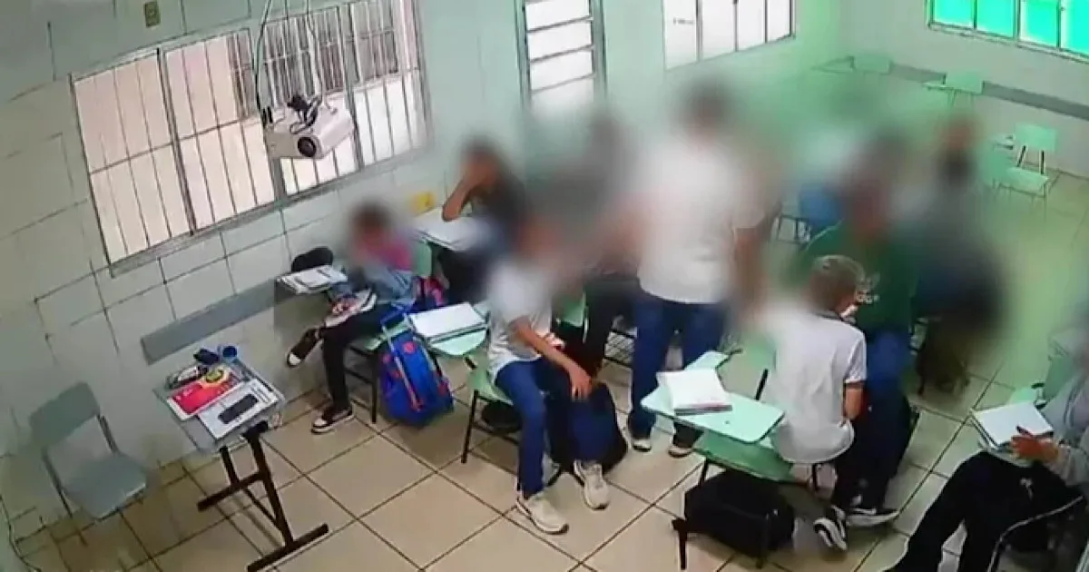 Professor é demitido após comparar estudante negro a um chimpanzé em Maceió