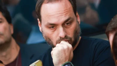 “Quadro continua grave”, diz Carlos Bolsonaro sobre o pai