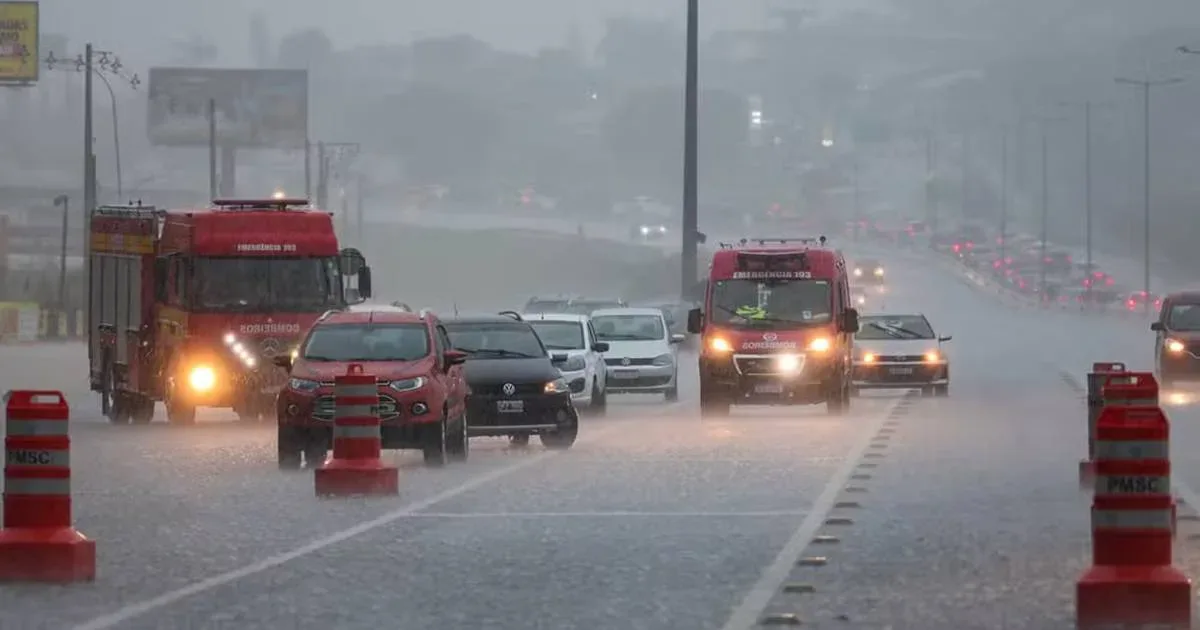 SC entra em alerta para tempestades com ventos de até 100 km/h, aponta Inmet 1 SC entra em alerta para tempestades com ventos de até 100 km/h, aponta Inmet
